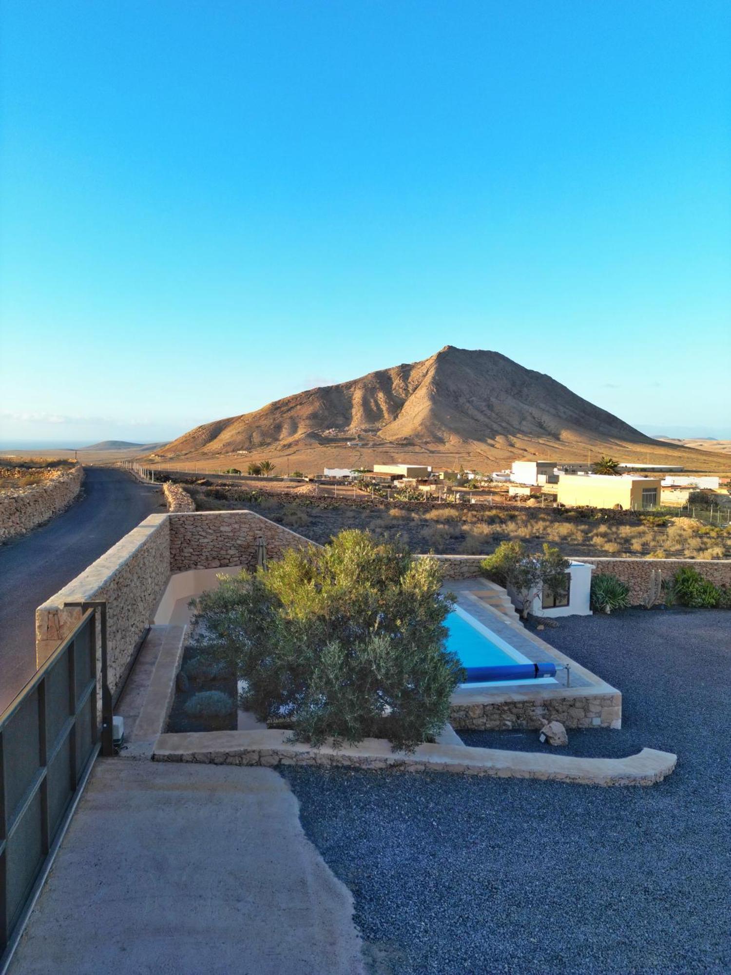 Casa Marisa With Heated Pool & Garden Holiday home Tindaya