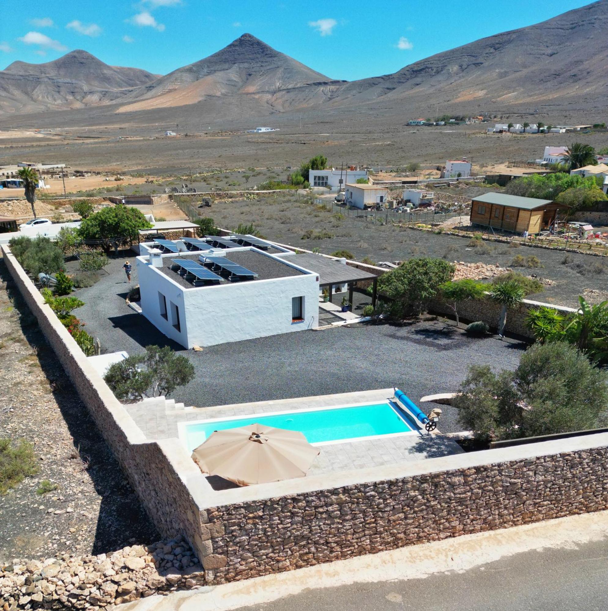 Casa de vacances Casa Marisa With Heated Pool & Garden