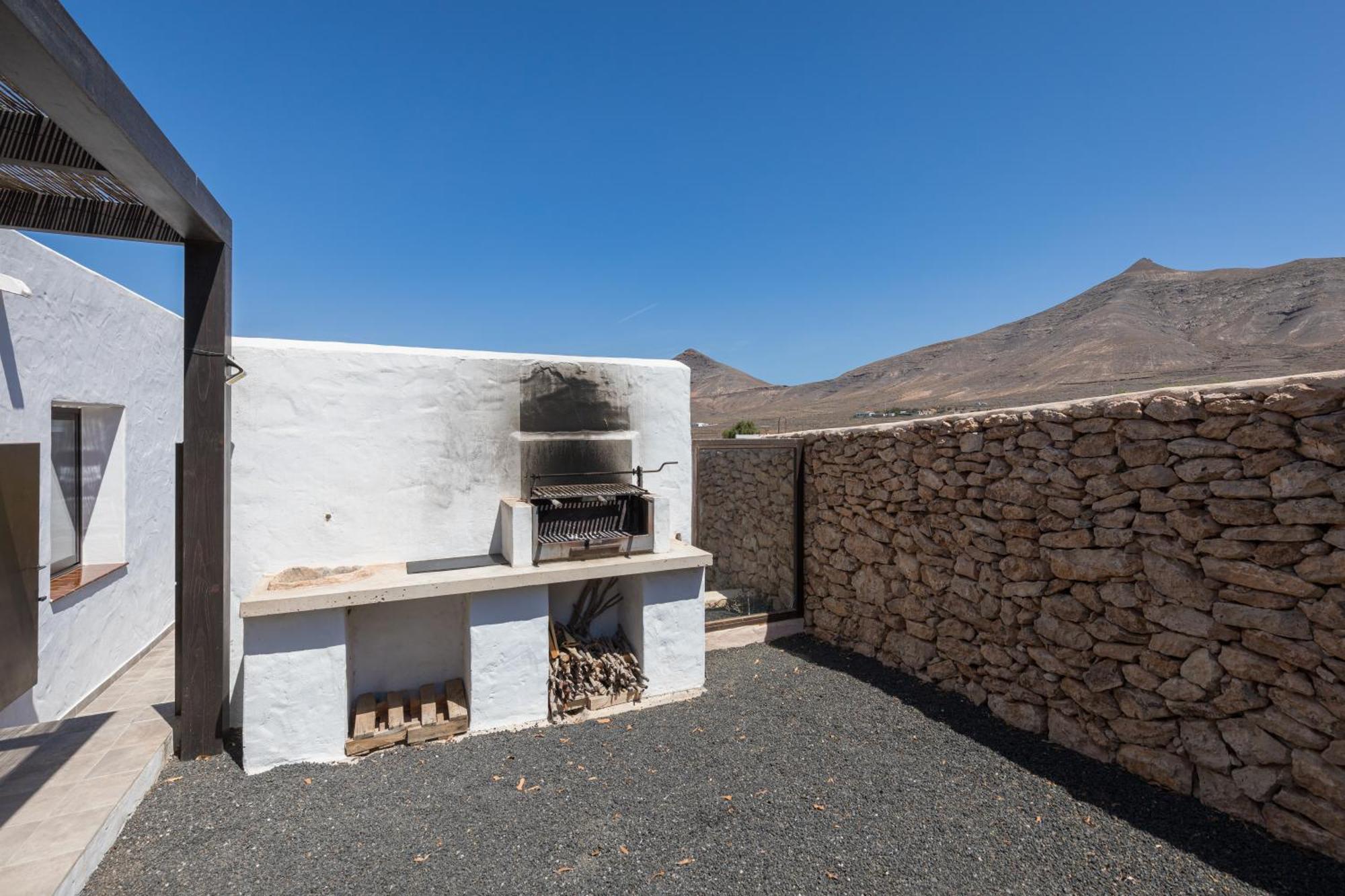 Casa Marisa With Heated Pool & Garden * Tindaya